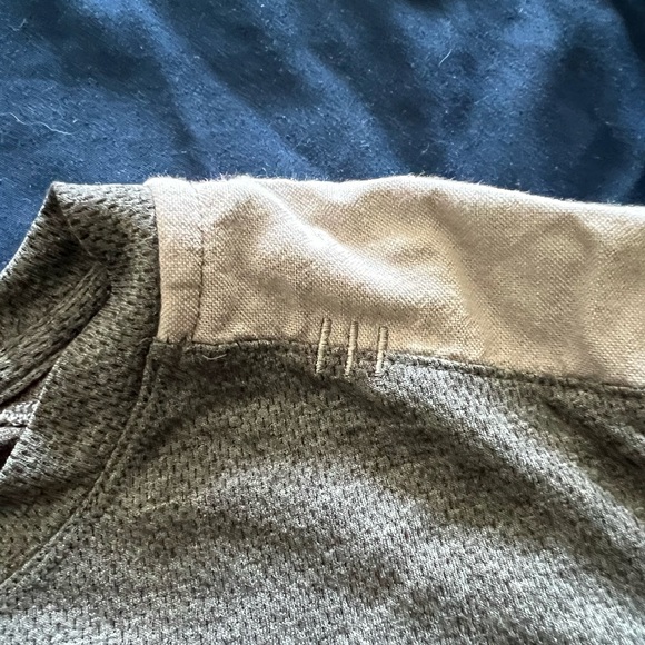 Lululemon tshirt - Picture 3 of 3